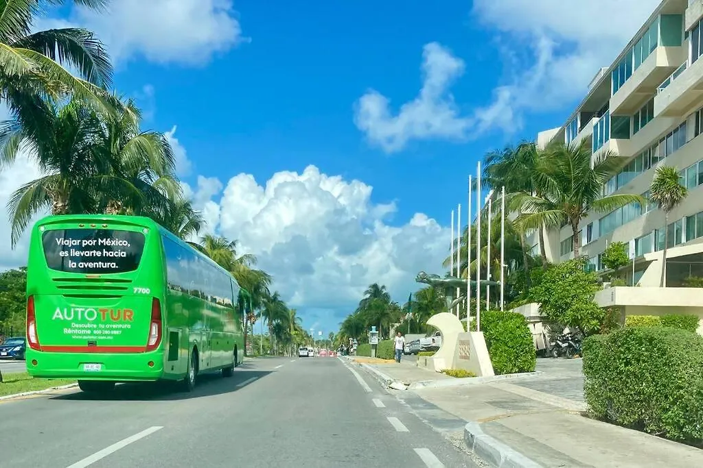 Cancun Oceanfront, Entire Apartment