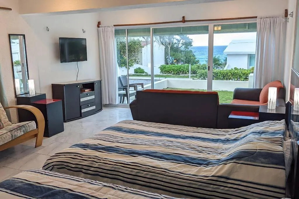 Cancun Oceanfront, Entire Apartment 0*,