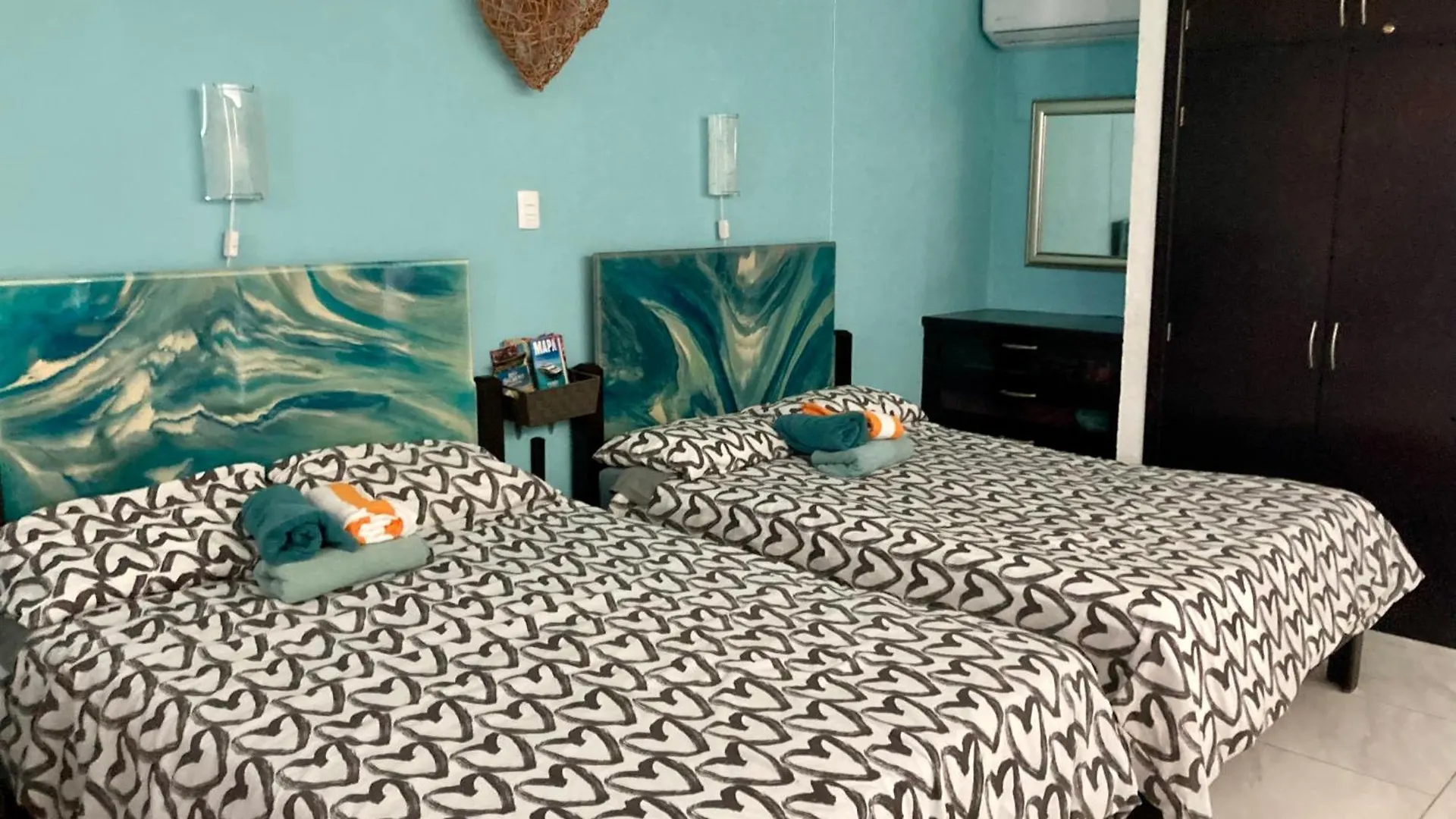 Cancun Oceanfront, Entire Apartment
